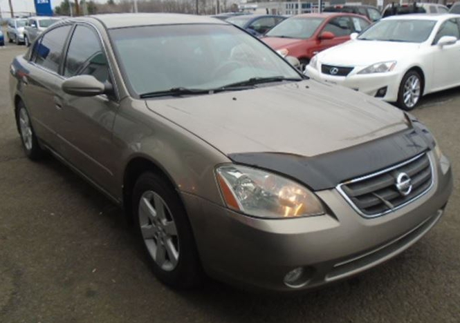 Nissan Altima 2002-2004 - FormFit Hood Protectors Nissan Altima 2002-2004 - FormFit Hood Protectors