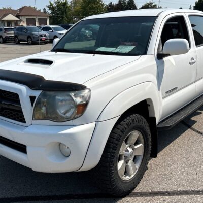 Toyota Tacoma (2005-2011)<br> FormFit Hood Protector