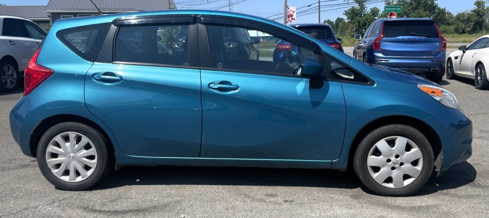Nissan Versa Note (2014-2019)<br> FormFit Side Window Visors - Image 2